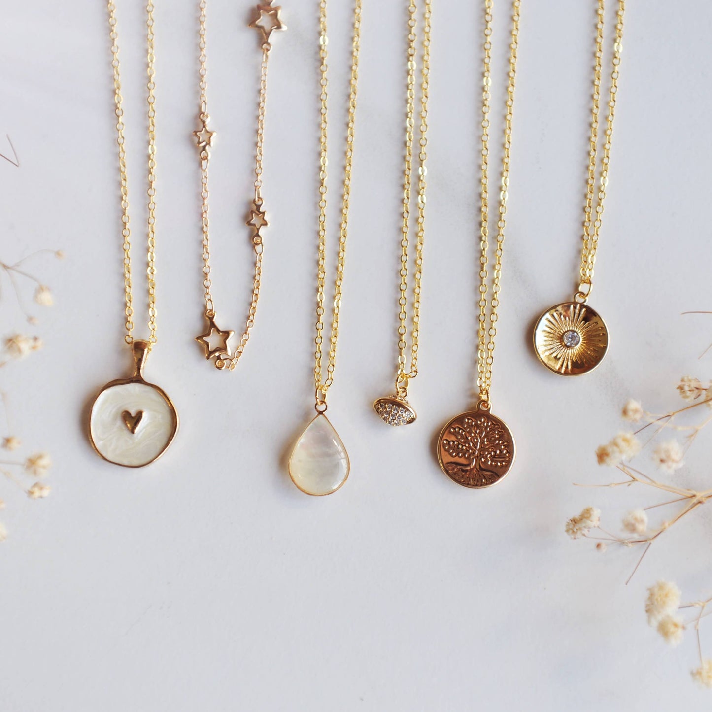 Oh So Lovely - ARIELLA, Sweet Heart Necklace, Pretty Gift for her