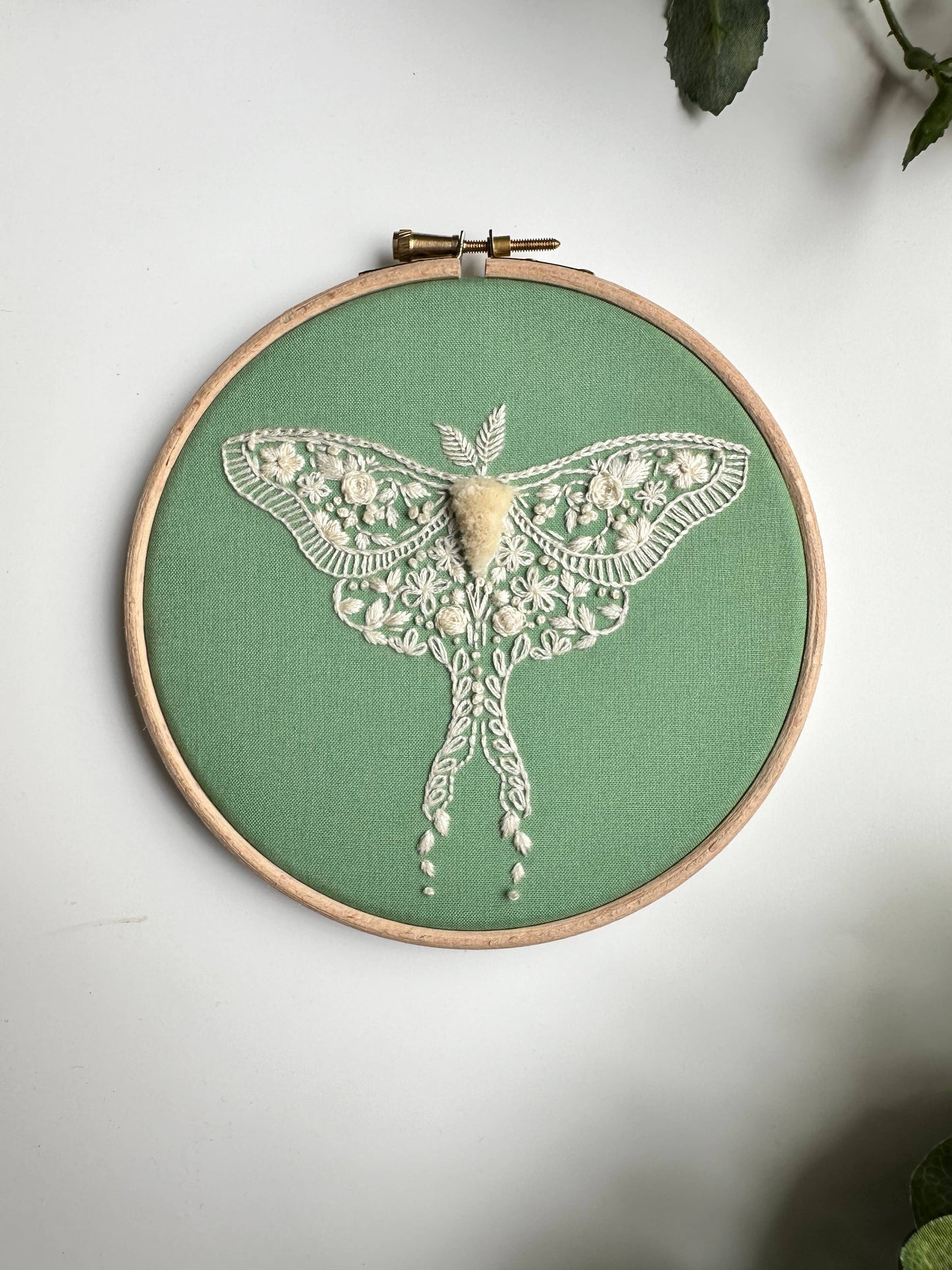 Nest Embirdery - Vintage Moth Kit