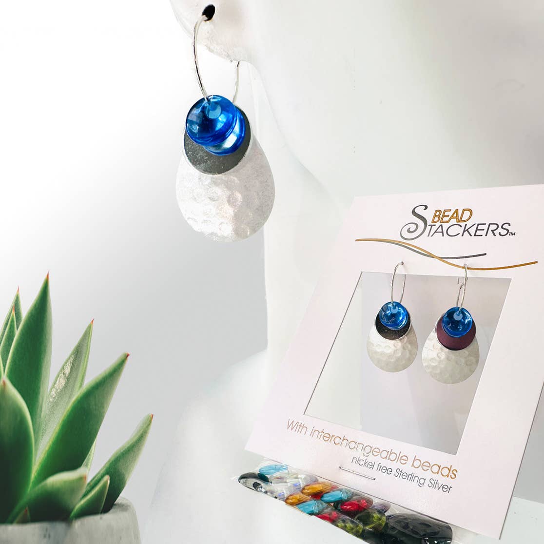 Conversations in Jewellery - MMLT36 - Earrings come with 9 interchangeable colours.