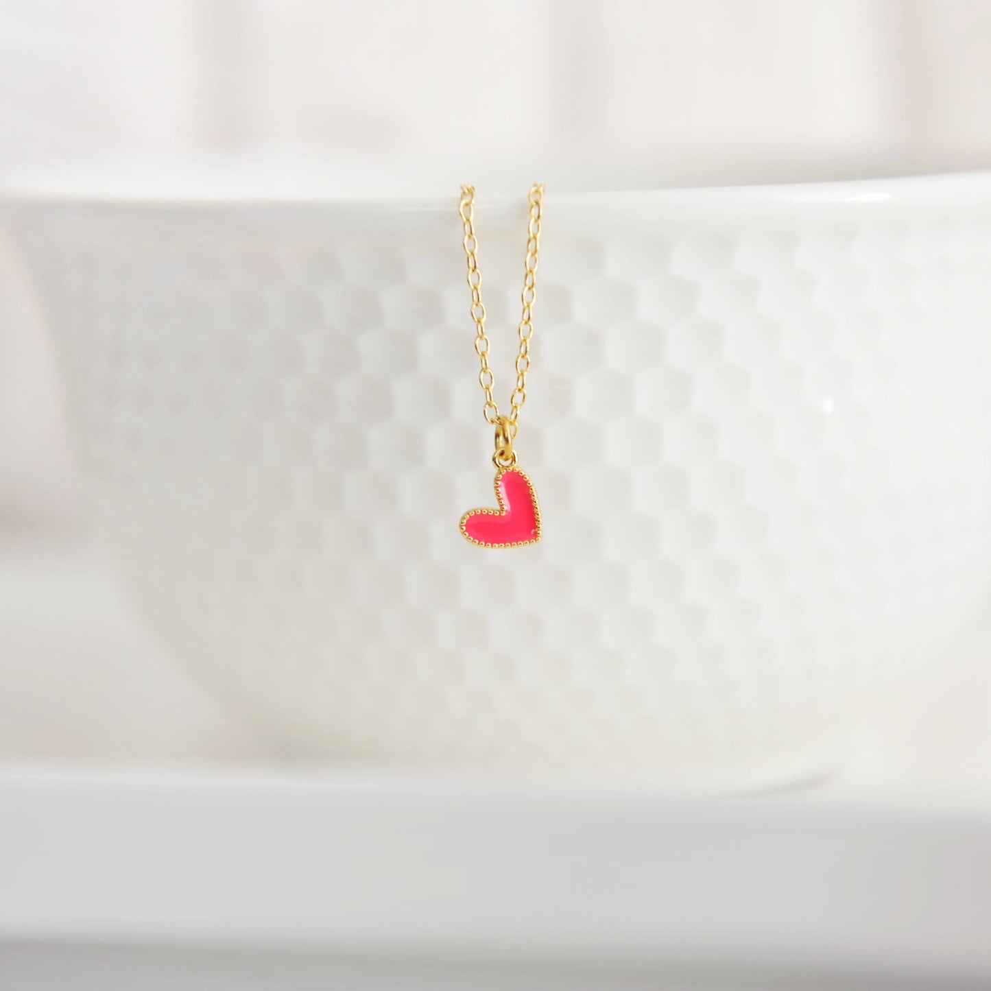 Oh So Lovely - Amari Vibrant Heart Necklace : Hot Pink