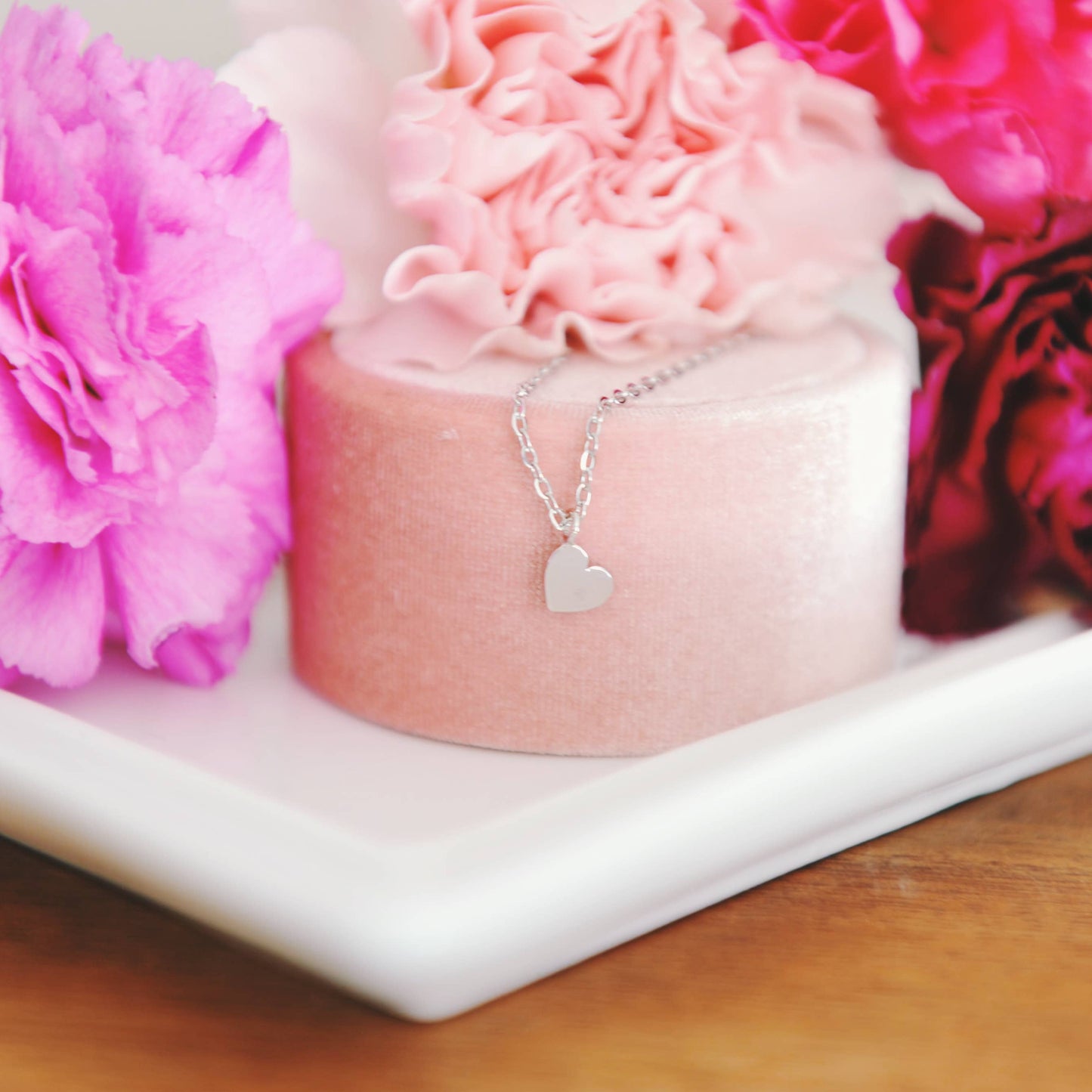 Oh So Lovely - Addi Dangle Heart Necklace: Yellow Gold