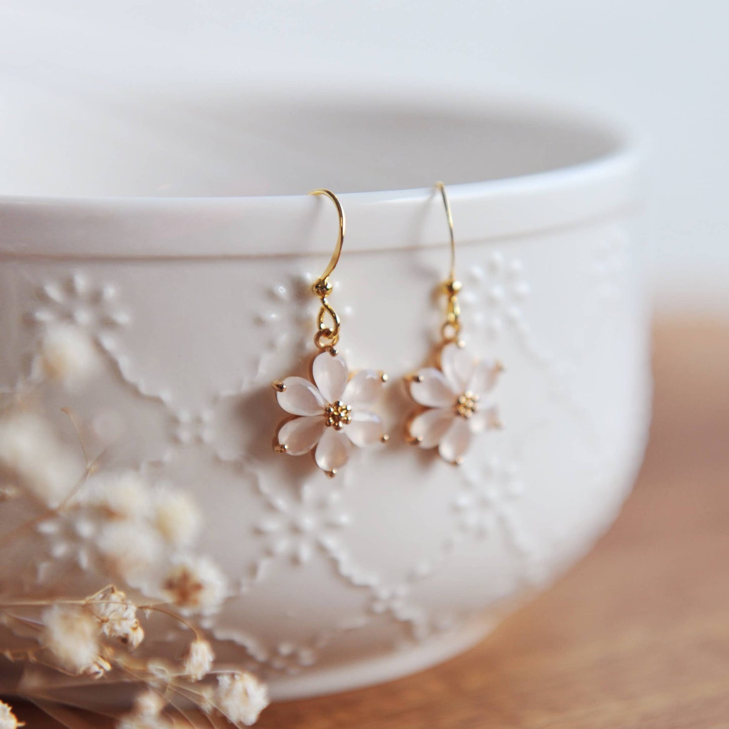 Oh So Lovely - CHARLOTTE, Beautiful Flower Dangle Earrings: Ivory