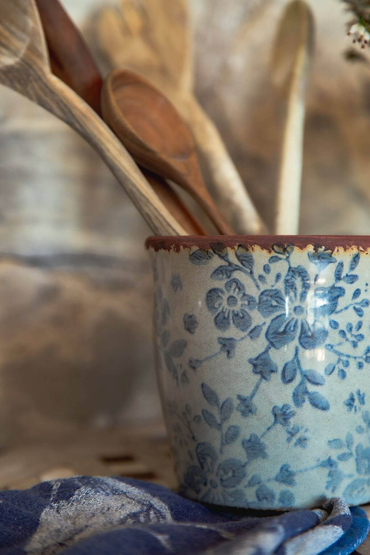 Bacon Basketware - 5 INCH POT WITH BLUE FLORAL PATTERN