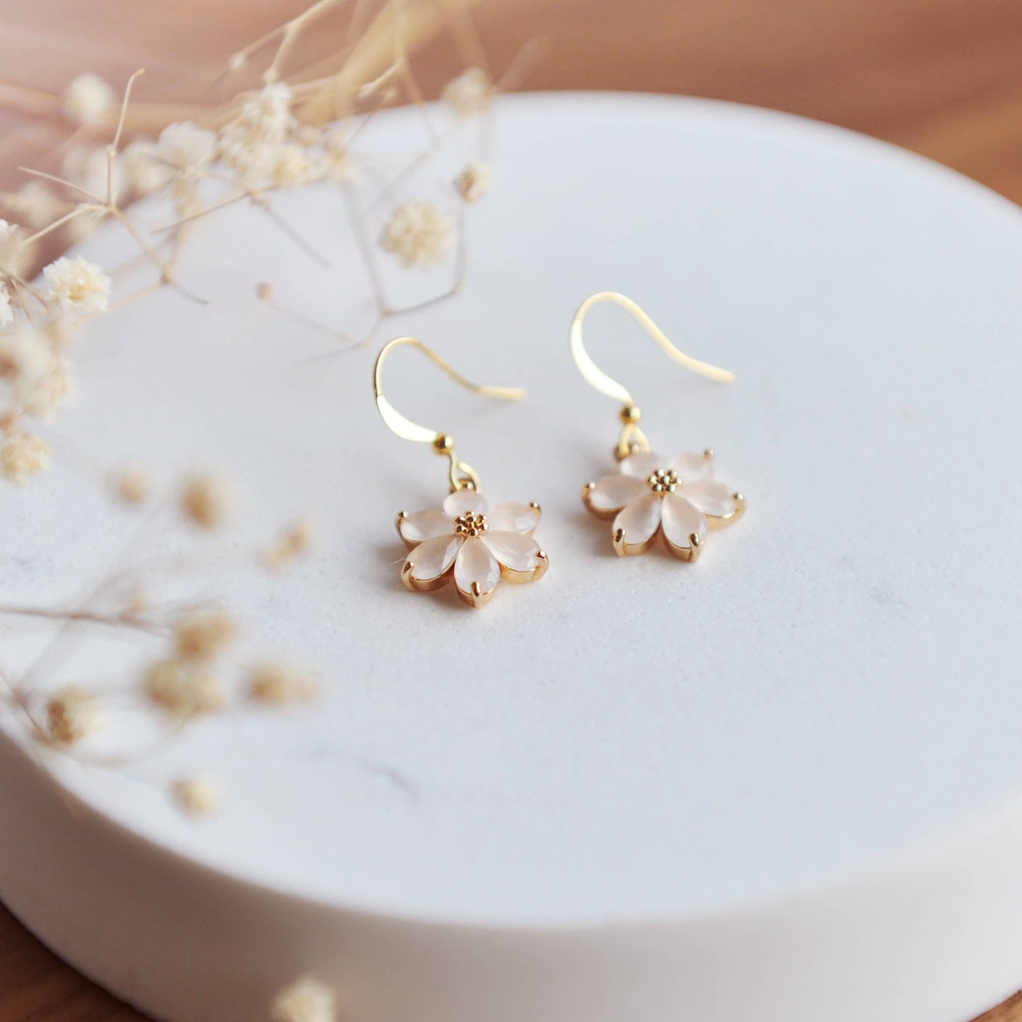 Oh So Lovely - CHARLOTTE, Beautiful Flower Dangle Earrings: Ivory