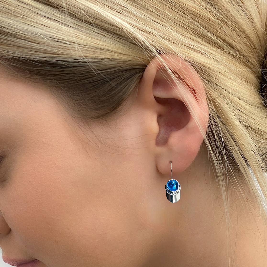 Conversations in Jewellery - OV36 - Dangle earrings come with 9 interchangeable colours.