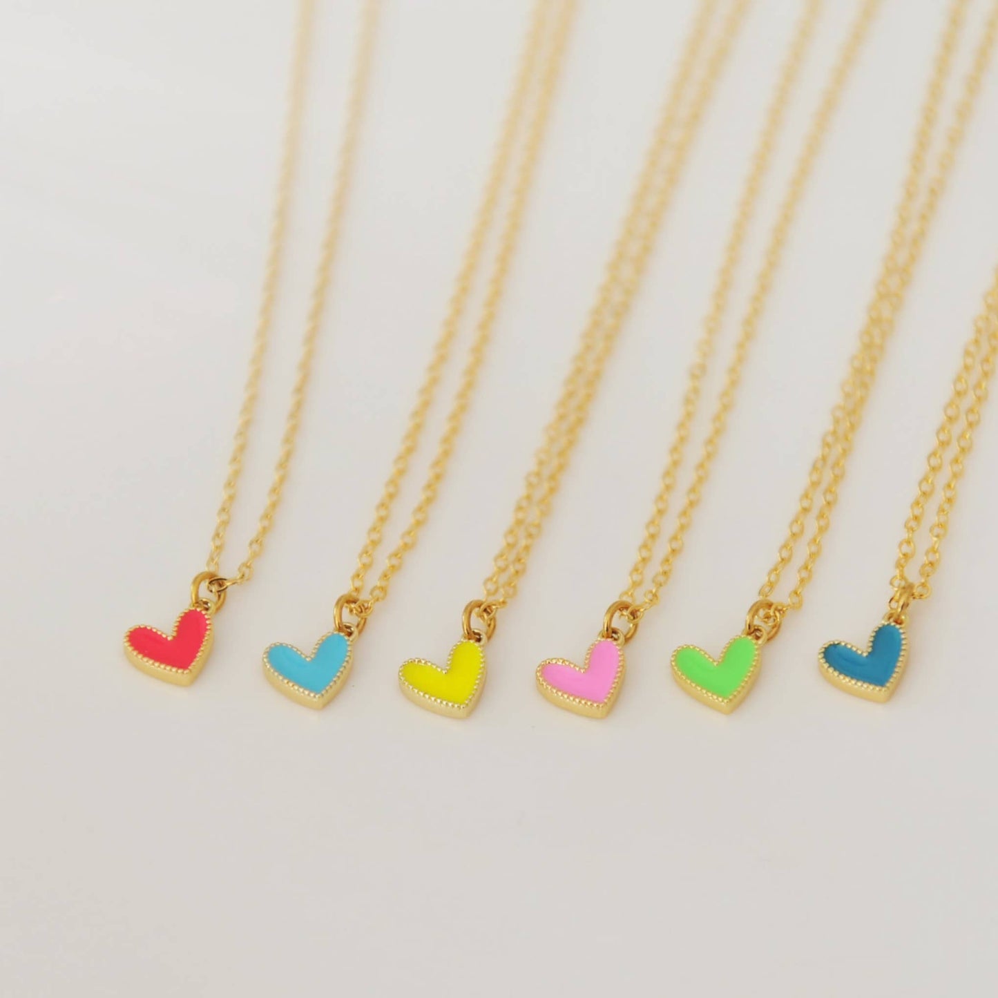 Oh So Lovely - Amari Vibrant Heart Necklace : Hot Pink