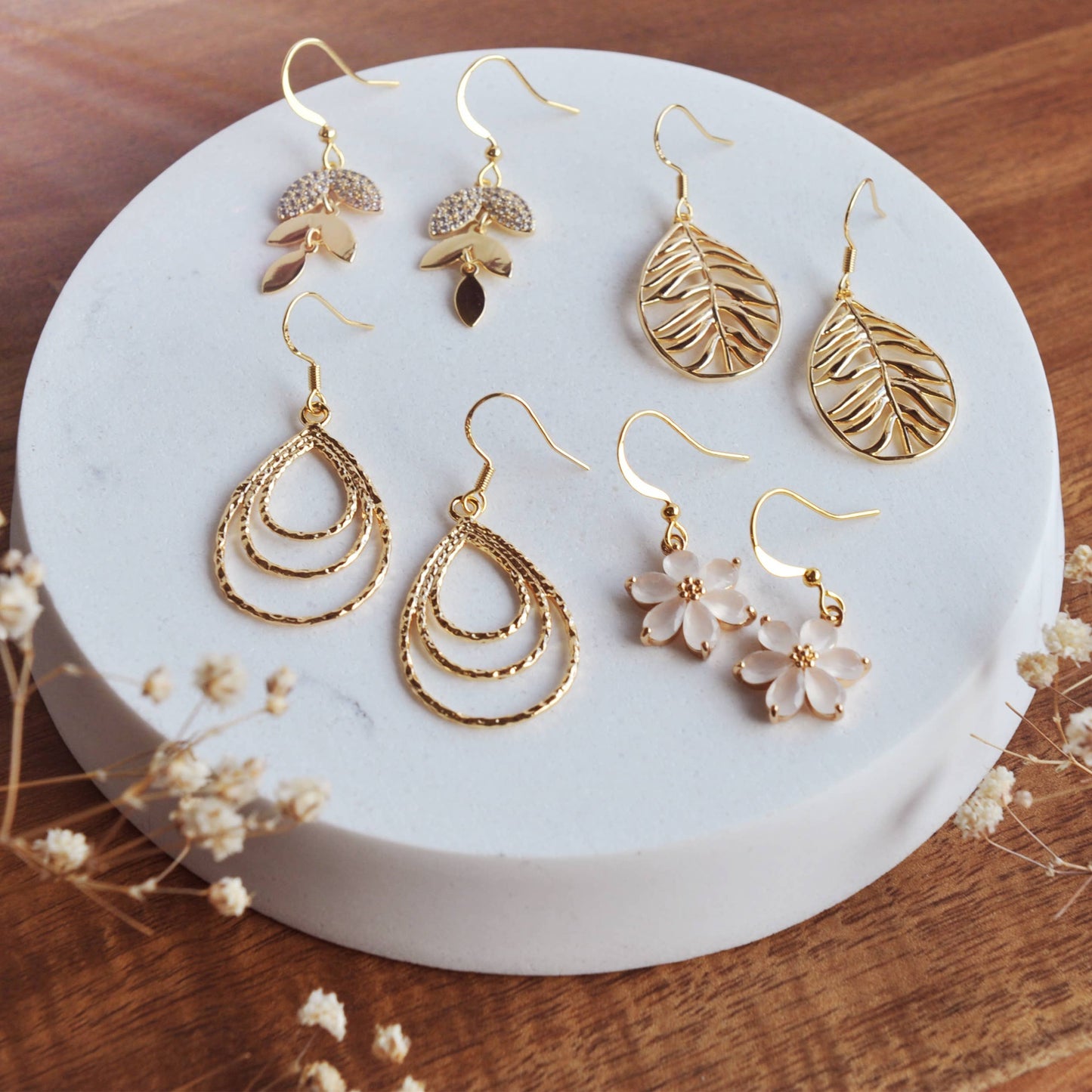 Oh So Lovely - CHARLOTTE, Beautiful Flower Dangle Earrings: Ivory