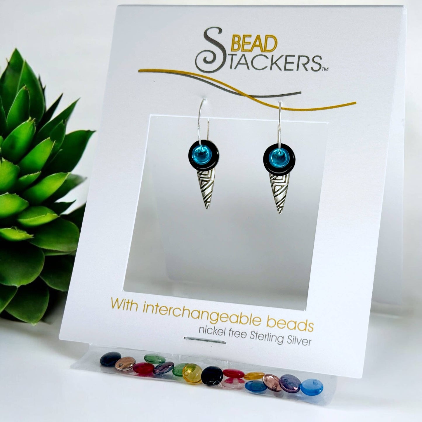 Conversations in Jewellery - Dag28 - Dangle earrings include  9  interchangeable colours.