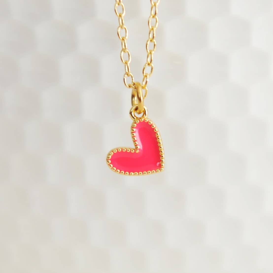 Oh So Lovely - Amari Vibrant Heart Necklace : Hot Pink