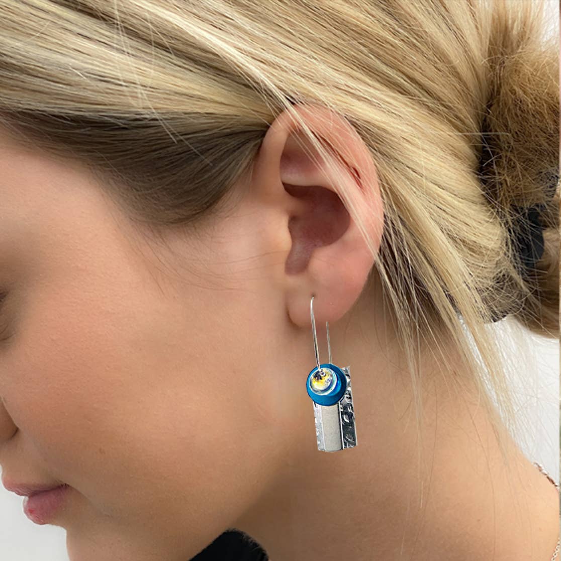 Conversations in Jewellery - RTWA42 - Earrings come with 9 interchangeable colours.