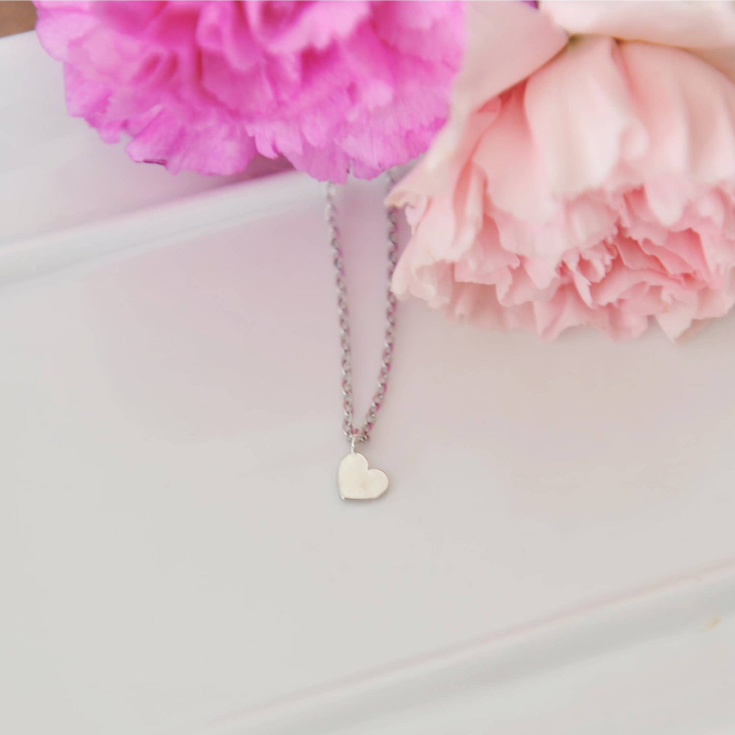 Oh So Lovely - Addi Dangle Heart Necklace: Yellow Gold