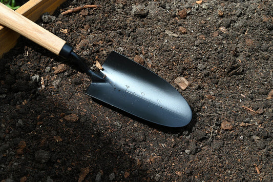 Extended Handle Trowel